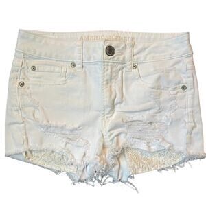 American Eagle Women’s 2 white denim shorts